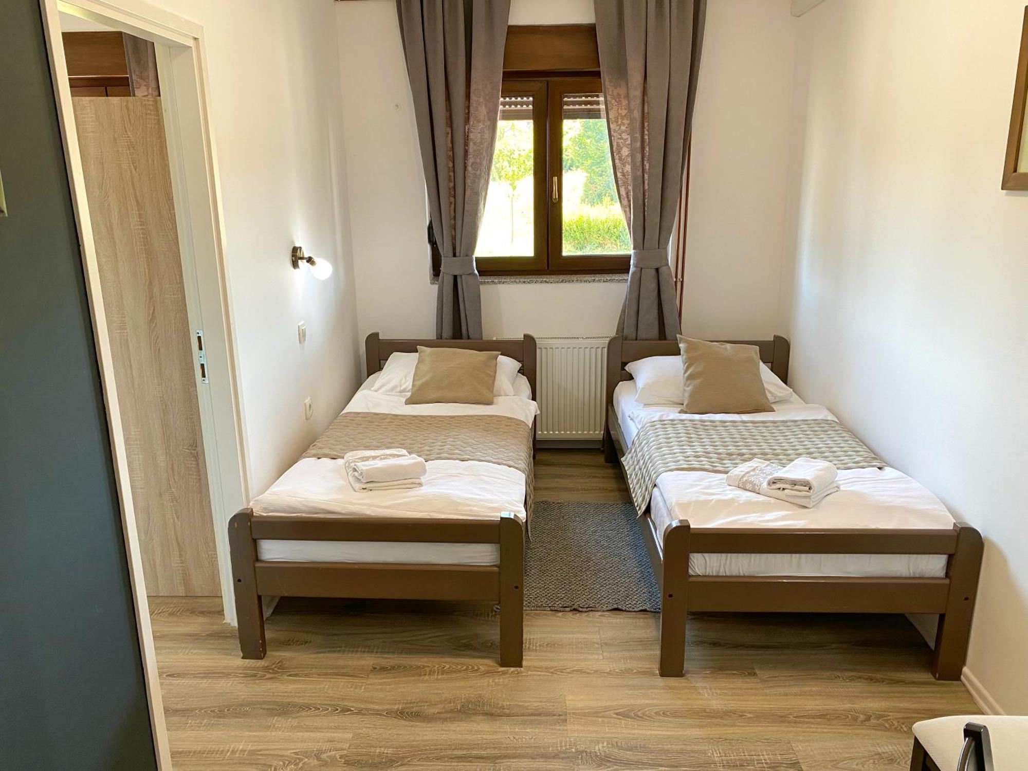 16 Lakes Guesthouse Грабовац Екстериор снимка