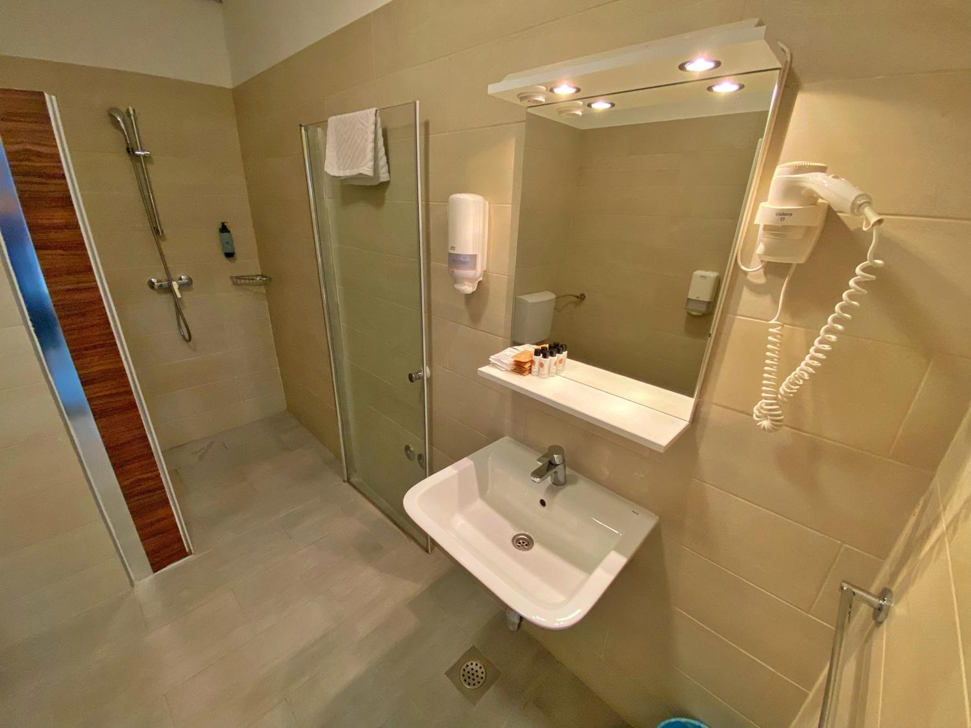 16 Lakes Guesthouse Грабовац Екстериор снимка